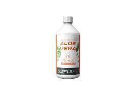 Saft und Fruchtfleisch der Aloe Vera mit grünem Tee